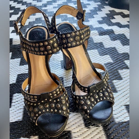 Frye Samantha Stud Platform Heel - Picture 3 of 6